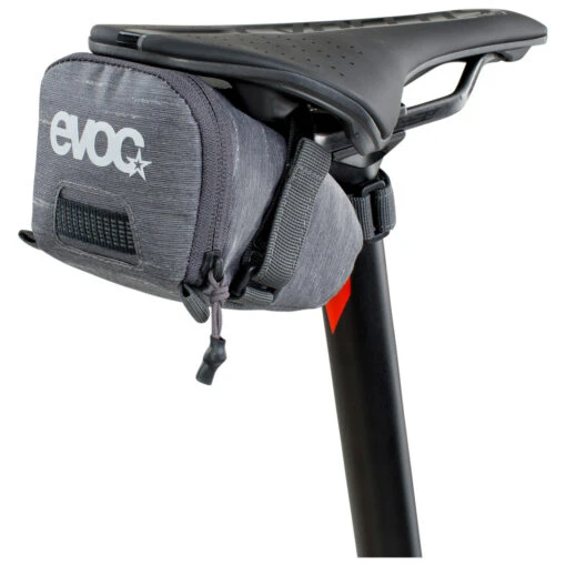 Evoc - Seat Bag Tour 0.7 - Sacoche De Vélo -Camping Équipement Boutique evoc seat bag tour 07 sacoche de velo detail 2